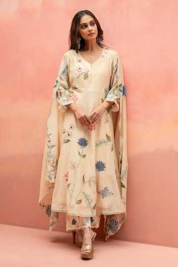 Buy_AM by Anita Mittal_Beige Chanderi V-neck Falak Mul Anarkali Set _at_Aza_Fashions
