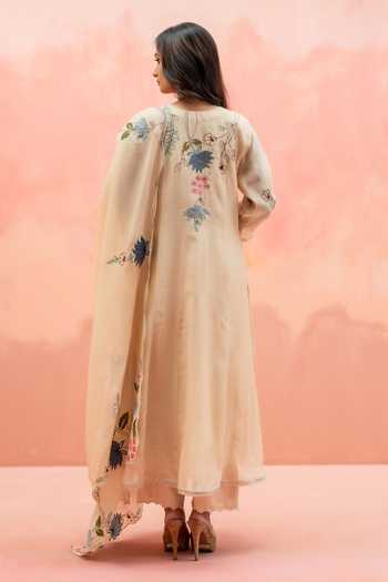 Shop_AM by Anita Mittal_Beige Chanderi V-neck Falak Mul Anarkali Set _at_Aza_Fashions