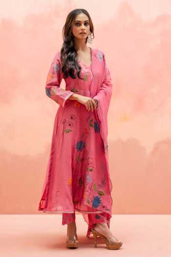 Buy_AM by Anita Mittal_Pink Chanderi V-neck Falak Mul Embroidered Anarkali Set _Online_at_Aza_Fashions