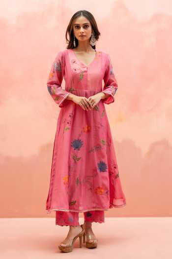 Shop_AM by Anita Mittal_Pink Chanderi V-neck Falak Mul Embroidered Anarkali Set _Online_at_Aza_Fashions