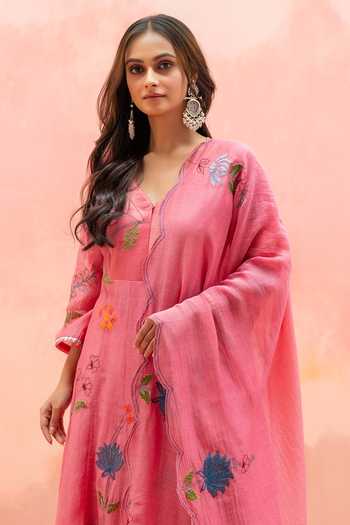 AM by Anita Mittal_Pink Chanderi V-neck Falak Mul Embroidered Anarkali Set _at_Aza_Fashions