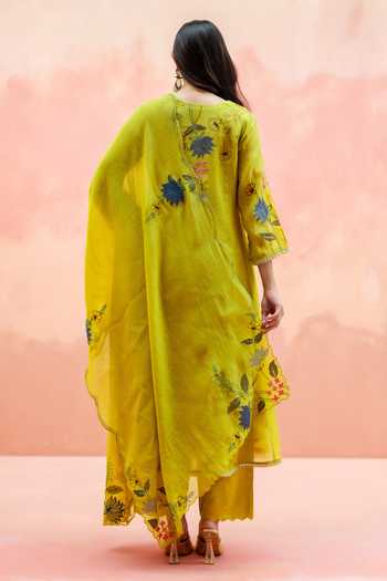 Shop_AM by Anita Mittal_Green Chanderi V-neck Falak Floral Embroidered Anarkali Pant Set _at_Aza_Fashions