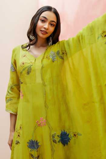 Buy_AM by Anita Mittal_Green Chanderi V-neck Falak Floral Embroidered Anarkali Pant Set _Online_at_Aza_Fashions