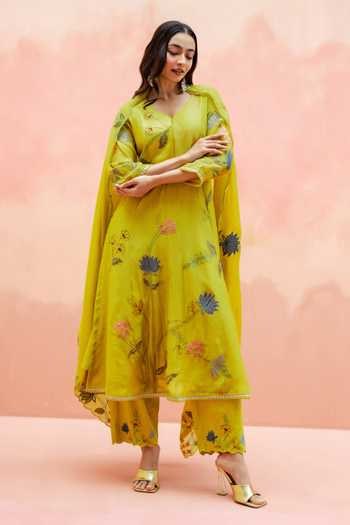 Shop_AM by Anita Mittal_Green Chanderi V-neck Falak Floral Embroidered Anarkali Pant Set _Online_at_Aza_Fashions