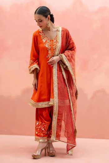 AM by Anita Mittal_Orange Silk V-neck Anjum Short Embroidered Anarkali Salwar Set _Online_at_Aza_Fashions