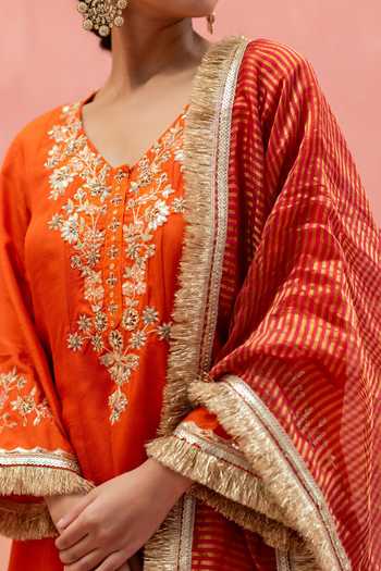Shop_AM by Anita Mittal_Orange Silk V-neck Anjum Short Embroidered Anarkali Salwar Set _Online_at_Aza_Fashions
