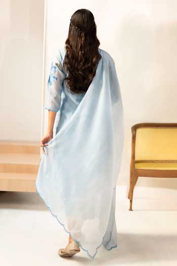 Shop_AM by Anita Mittal_Blue Cotton V-neck Zoya Floral Embroidered Kurta Set _at_Aza_Fashions