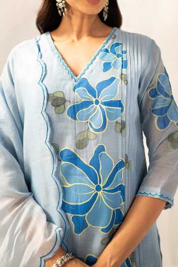 Shop_AM by Anita Mittal_Blue Cotton V-neck Zoya Floral Embroidered Kurta Set 