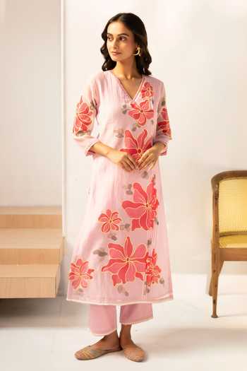 AM by Anita Mittal_Pink Cotton V-neck Zoya Embroidered Kurta Set _at_Aza_Fashions