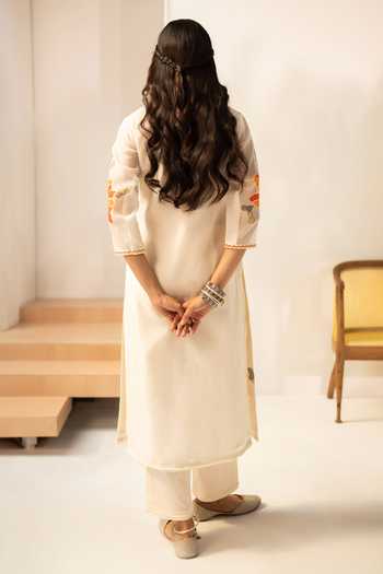 Shop_AM by Anita Mittal_Off White Cotton Zoya Embroidered Straight Kurta Set _at_Aza_Fashions