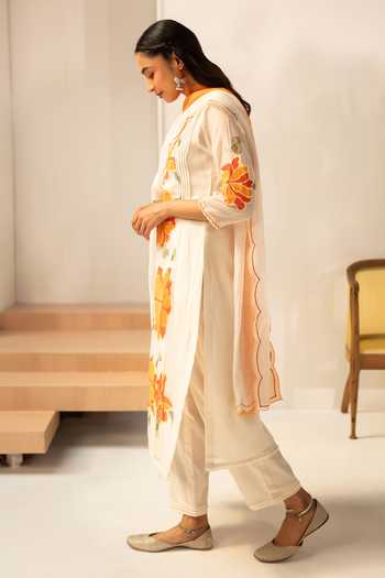 Shop_AM by Anita Mittal_Off White Cotton Zoya Embroidered Straight Kurta Set _Online_at_Aza_Fashions