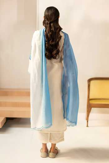 Buy_AM by Anita Mittal_Off White Cotton Round Neck Zoya Embroidered Kurta Set 