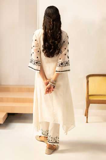 Shop_AM by Anita Mittal_White Chanderi Keyhole Neck, Yes Alaya Mul A-line Kurta And Pant Set _at_Aza_Fashions