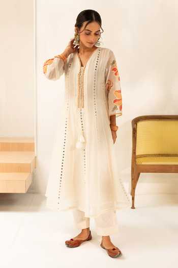 Buy_AM by Anita Mittal_Off White Chanderi V-neck Zoya Mul Anarkali Set _Online_at_Aza_Fashions