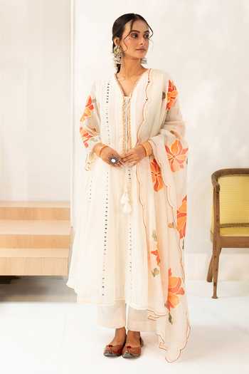 Shop_AM by Anita Mittal_Off White Chanderi V-neck Zoya Mul Anarkali Set _Online_at_Aza_Fashions