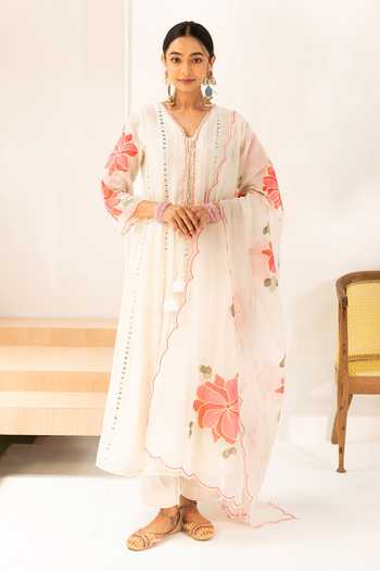 Buy_AM by Anita Mittal_Off White Chanderi V-neck Zoya Mul Anarkali Set _at_Aza_Fashions
