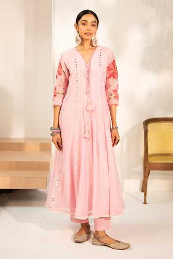 AM by Anita Mittal_Pink Chanderi V-neck Zoya Mul Anarkali Set _Online_at_Aza_Fashions