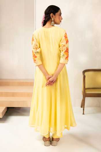 Shop_AM by Anita Mittal_Yellow Chanderi V-neck Zoya Mul Anarkali Set _at_Aza_Fashions