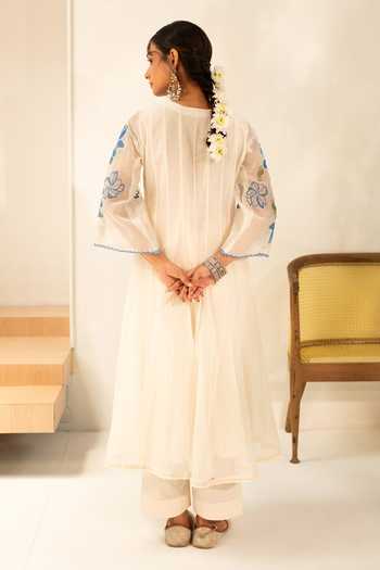 Buy_AM by Anita Mittal_Off White Chanderi V-neck Zoya Mul Anarkali Set 