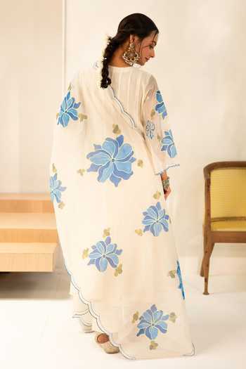 Shop_AM by Anita Mittal_Off White Chanderi V-neck Zoya Mul Anarkali Set _at_Aza_Fashions