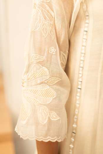 Buy_AM by Anita Mittal_White Chanderi V-neck Zara Mul Anarkali Set _Online_at_Aza_Fashions