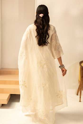 Shop_AM by Anita Mittal_White Chanderi V-neck Zara Mul Anarkali Set _at_Aza_Fashions