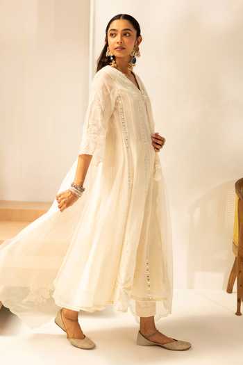 Shop_AM by Anita Mittal_White Chanderi V-neck Zara Mul Anarkali Set 