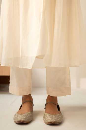 AM by Anita Mittal_White Chanderi Round Neck, Yes Zuri Mul Tunic And Pant Set _Online_at_Aza_Fashions