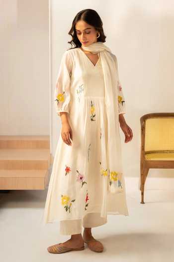 Buy_AM by Anita Mittal_Off White Chanderi V-neck Zooni Mul Tunic And Pant Set _at_Aza_Fashions