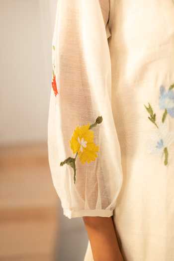 Shop_AM by Anita Mittal_Off White Chanderi V-neck Zooni Mul Tunic And Pant Set _Online_at_Aza_Fashions
