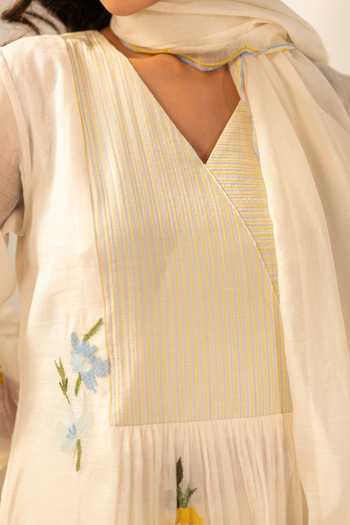 Buy_AM by Anita Mittal_Off White Chanderi V-neck Zooni Mul Tunic And Pant Set 