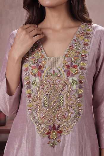 Two Sisters By Gyans_Pink Tissue Square Neck Shimmer Embroidered Kurta Set _Online_at_Aza_Fashions