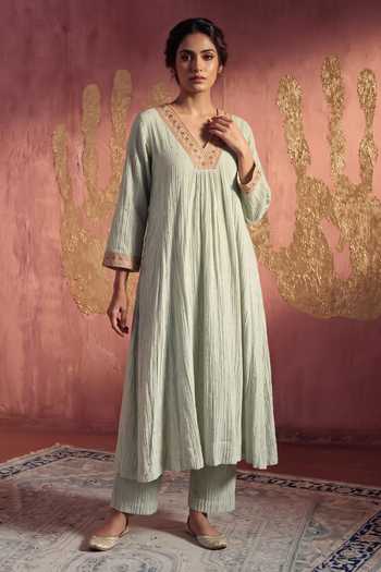 Buy_Two Sisters By Gyans_Grey Chanderi V-neck Mul Embroidered Kurta Set _Online_at_Aza_Fashions