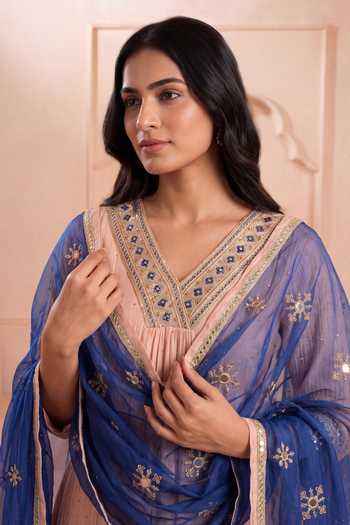 Buy_Two Sisters By Gyans_Pink Chanderi V-neck Mul Hand Embroidered Kurta Set _Online_at_Aza_Fashions