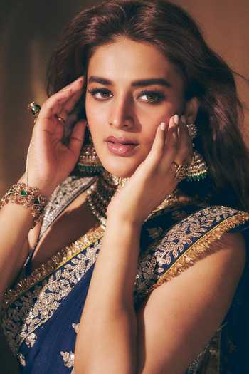 Buy_Gopi Vaid_Blue Chiffon, Tussar V-neck Layla Saree With Embroidered Blouse _Online