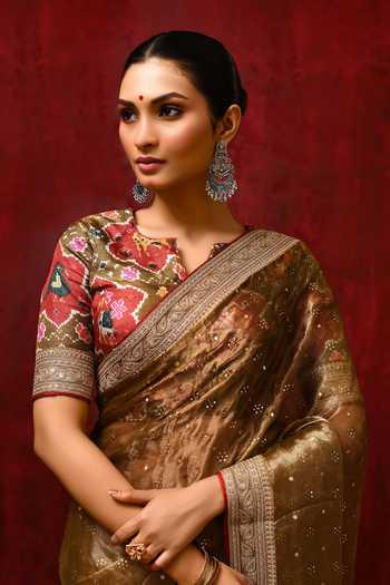 singhanias_Gold Tissue Saree With Running Blouse Fabric _at_Aza_Fashions