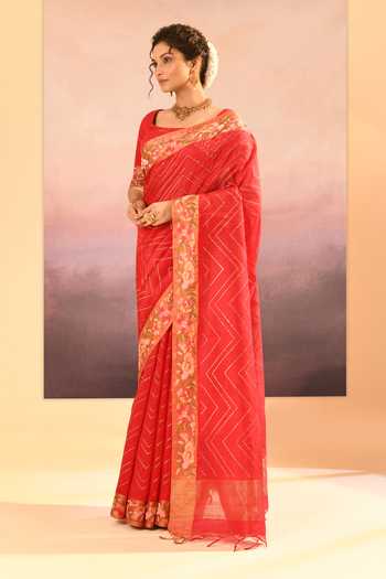 Buy_singhanias_Red Silk Raw Saree With Running Blouse Fabric _Online_at_Aza_Fashions