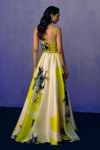 Shop_Dolly J_White Organza Sweetheart Neck Butterveil Print Ball Gown _at_Aza_Fashions