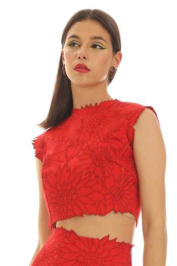 Buy_Parneet Gujral_Red Crepe Round Neck Florette Embroidered Crop Top 