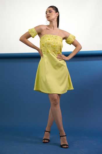 Parneet Gujral_Yellow Crepe Bandeau Neck Floral Embroidered Dress _Online_at_Aza_Fashions