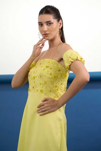 Parneet Gujral_Yellow Crepe Bandeau Neck Floral Embroidered Dress _at_Aza_Fashions