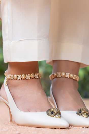 Zevar By Geeta_Gold Plated Kundan Polki Sleek Anklets - Set Of 2 _Online_at_Aza_Fashions