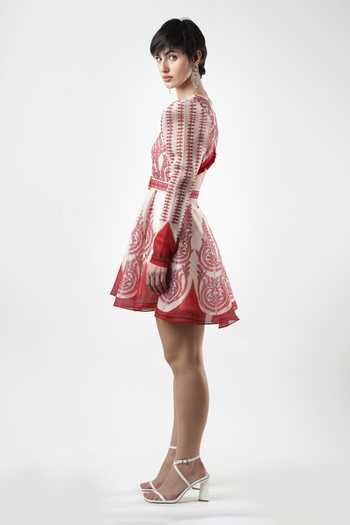 Buy_Limerick By Abirr N' Nanki_White Organza V-neck Aletta Embroidered Dress And Belt Set _Online_at_Aza_Fashions