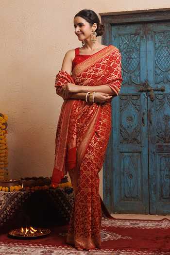 Shop_Geroo Jaipur_Gold Georgette One Shoulder Bandhani Saree With Stitched Blouse And Petticoat Set _at_Aza_Fashions