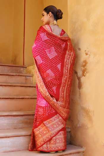 Shop_Geroo Jaipur_Pink Silk Square Neck Bandhani Saree With Stitched Blouse And Petticoat Set _at_Aza_Fashions