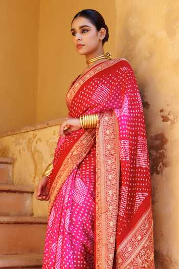 Geroo Jaipur_Pink Silk Square Neck Bandhani Saree With Stitched Blouse And Petticoat Set _at_Aza_Fashions