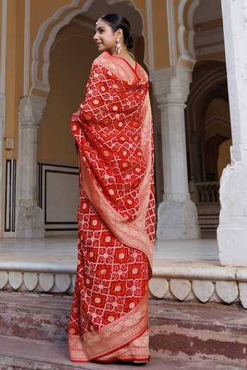 Shop_Geroo Jaipur_Red Georgette V-neck Handwoven Gharchola Bandhani Classic Saree Set With Blouse _at_Aza_Fashions