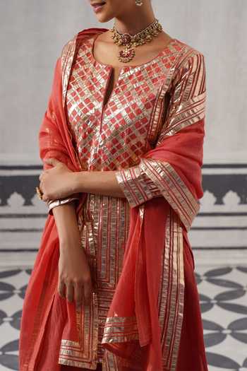 Palak & Mehak_Coral Chanderi, Muslin Split V-neck, Yes Aba Metallic Embroidered Kurta Set _at_Aza_Fashions