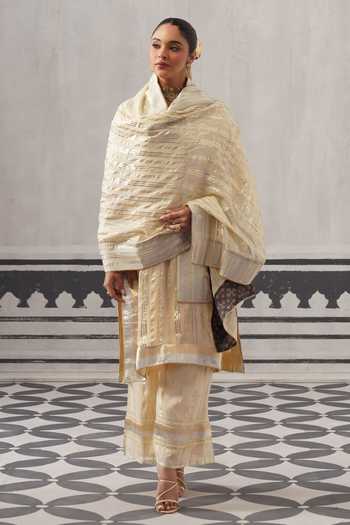 Buy_Palak & Mehak_Cream Chanderi V-neck Kimi Gota Work Kurta Set _at_Aza_Fashions
