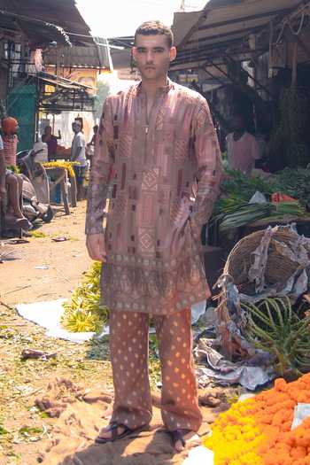Buy_Soniya G_Brown Silk Banarsi Woven Kurta And Pant Set 